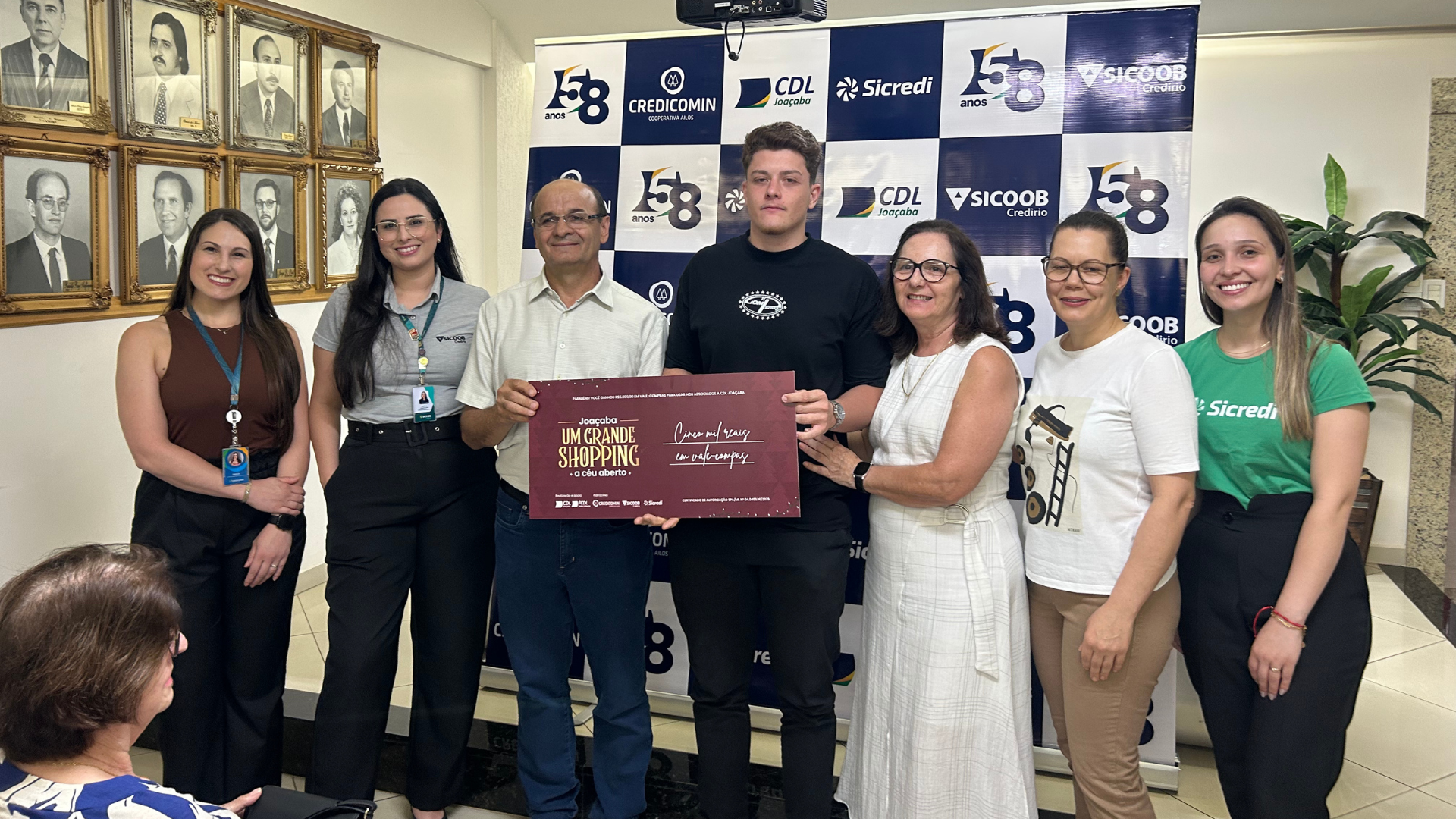 CDL inicia entrega da premiação da promoção “Joaçaba – Um Grande Shopping a Céu Aberto”. CDL inicia entrega da premiação da promoção “Joaçaba – Um Grande Shopping a Céu Aberto”.