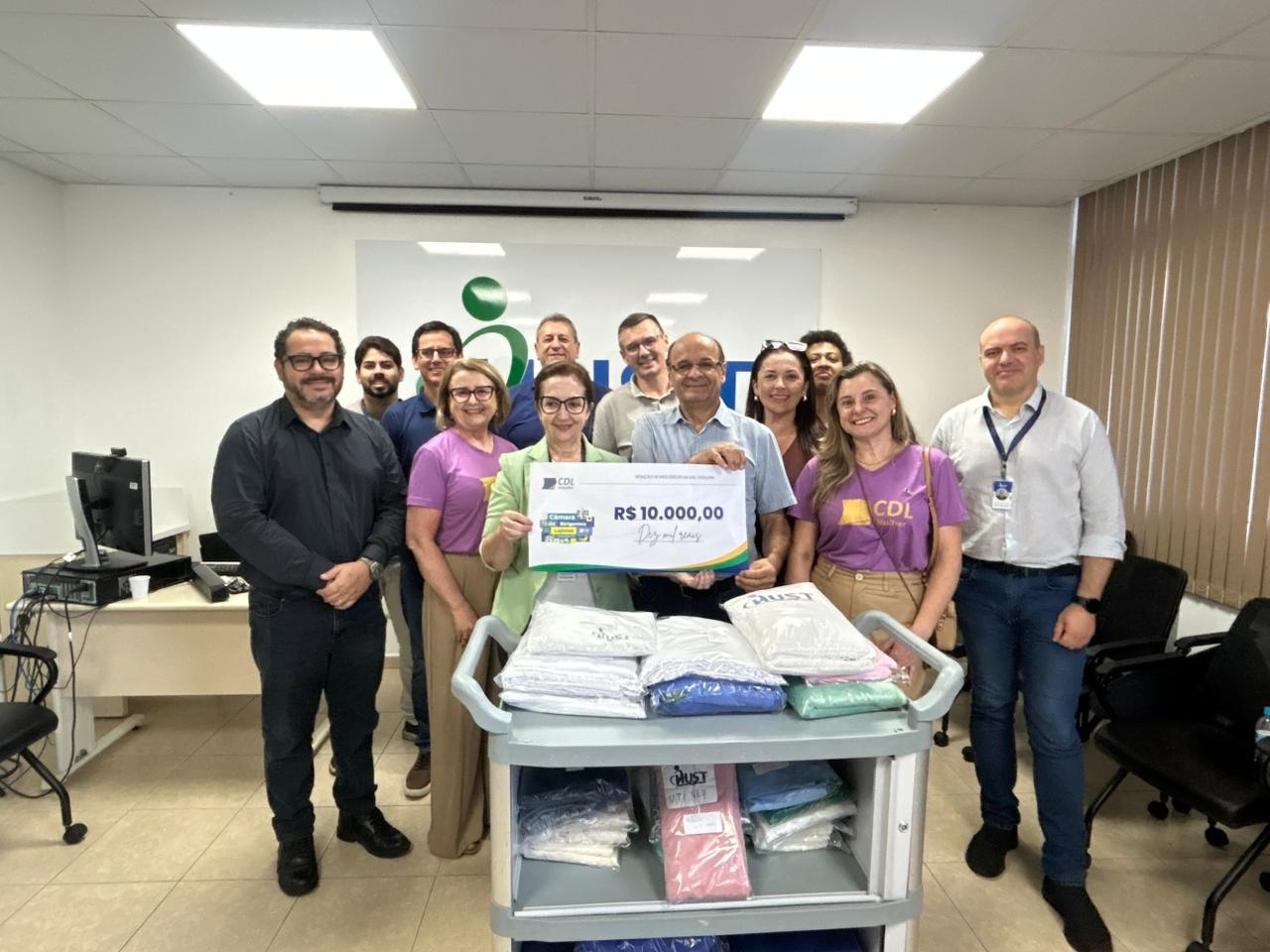 CDL realiza repasse de R$ 20 mil ao HUST e reforça apoio à saúde regional