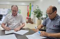 CDL/Joaçaba recebe recursos da prefeitura para melhorias na iluminação do Monumento Frei Bruno