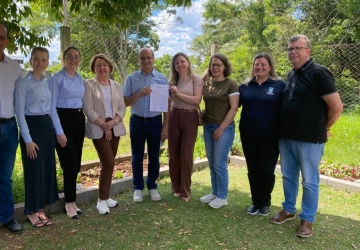 CDL Mulher “adota” escola em Joaçaba