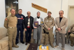 CDL prestigia homenagem a promotora de Justiça