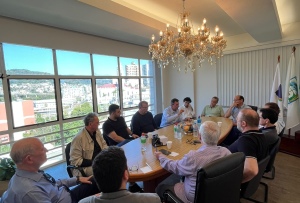 Deputado Valdir Cobalchini participa de encontro com a diretoria da CDL de Joaçaba
