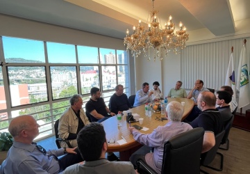 Deputado Valdir Cobalchini participa de encontro com a diretoria da CDL de Joaçaba