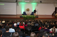 Lição de vida: Jakson Follmann ministra palestra nos 55 anos da CDL/Joaçaba